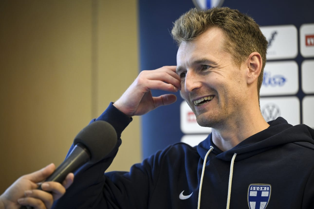 Lukas Hradecky teki A-maajoukkuedebyyttinsä toukokuussa 2010 Viroa vastaan. LEHTIKUVA / Emmi Korhonen