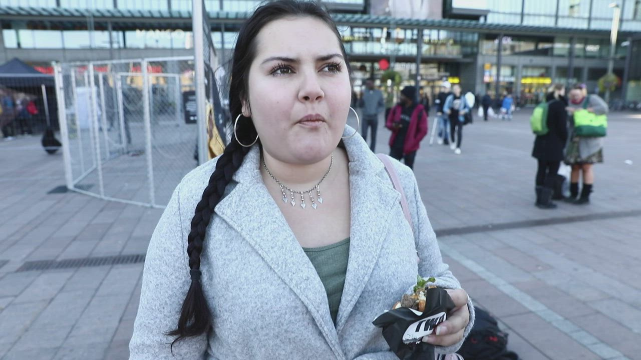 Näin ihmislihan makua jäljittelevää hampurilaista kommentoitiin