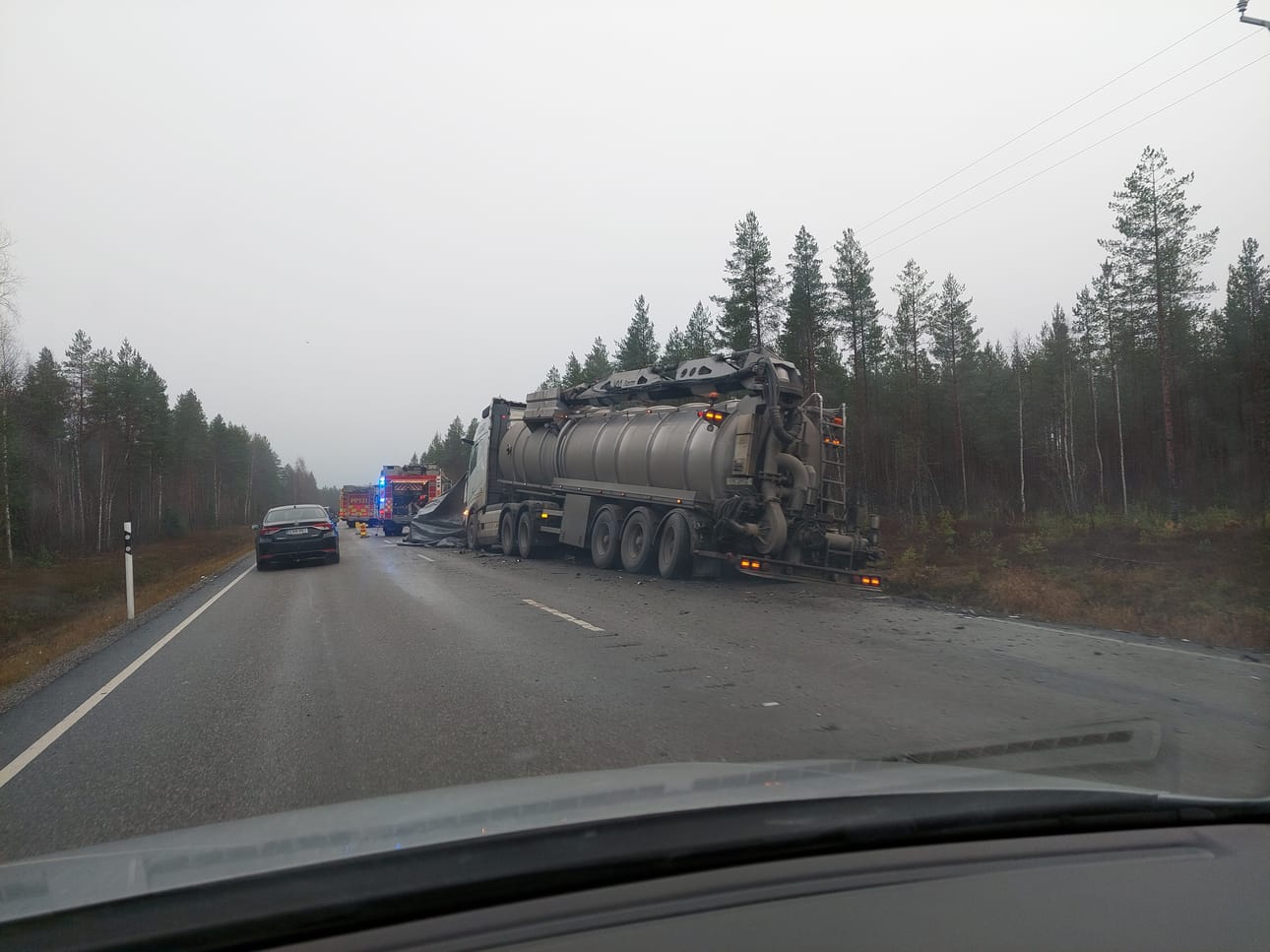 Limingassa sattui sunnuntaina liikenneonnettomuus, jossa oli osallisena säiliörekka.