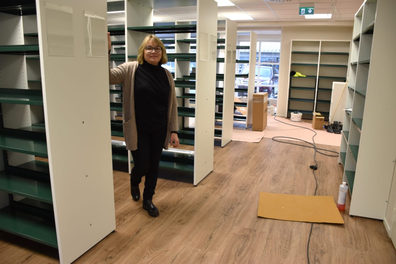 Posion kirjasto toimii toistaiseksi vielä yhteisö- ja etätyötila Tarmossa, mutta se pääsee muuttamaan seinän taakse remontoituihin uusiin tiloihin marraskuussa, hieman vielä keskeneräisiä tiloja maanantaina esitellyt johtava kirjastonhoitaja Virva Jakkula kertoi.