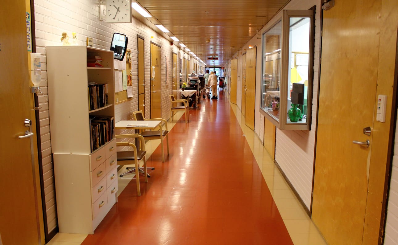 Mehiläisen yt-neuvottelujen lopputulos on tarkentunut. Työntekijöiden vähentämistarve on tarkennettu toimintayksiöittäin. Esimerkiksi vuodeosastolta katoaa viisi työpaikkaa. Arkistokuva