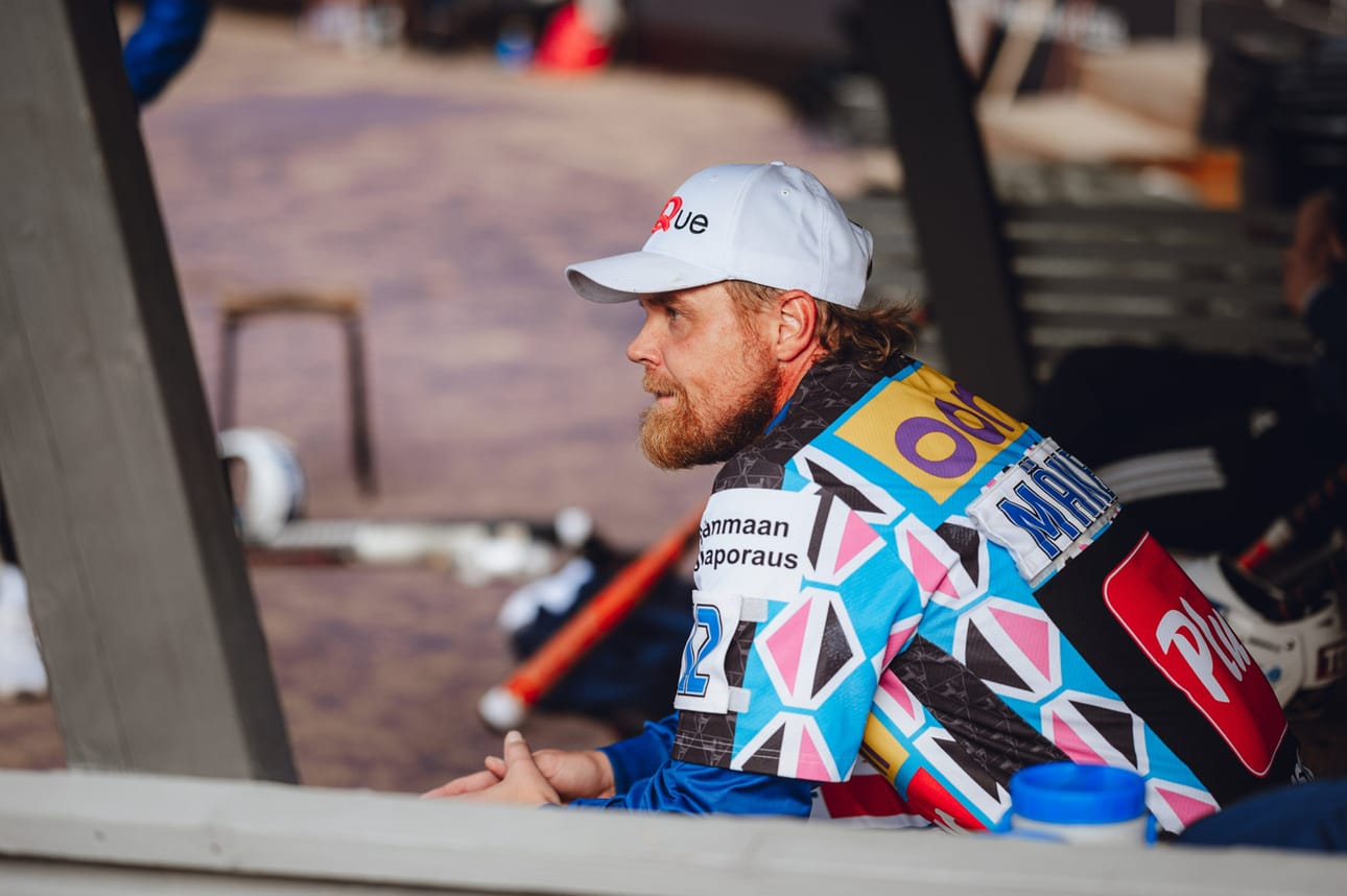 Vedon jokeritykki Janne Mäkelä oli mietteliäänä viime sunnuntain finaalissa Sotkamossa.