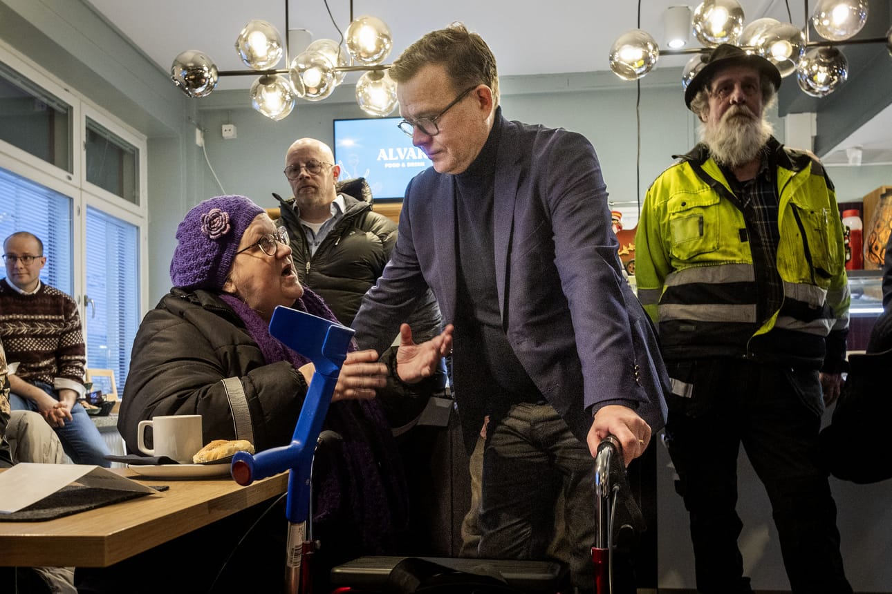 Pääministeri Petteri Orpo (kok.) vieraili tiistaina Lapissa kokoomuksen eduskuntaryhmän vaalikiertueen mukana. Vajaan viikon kestävän kiertueen avaus oli Rovaniemellä, missä Orpo tapasi kansalaisia. Rovaniemeltä matka jatkui Tornioon ja Kemiin ja edelleen rannikkoa pitkin etelään päin.