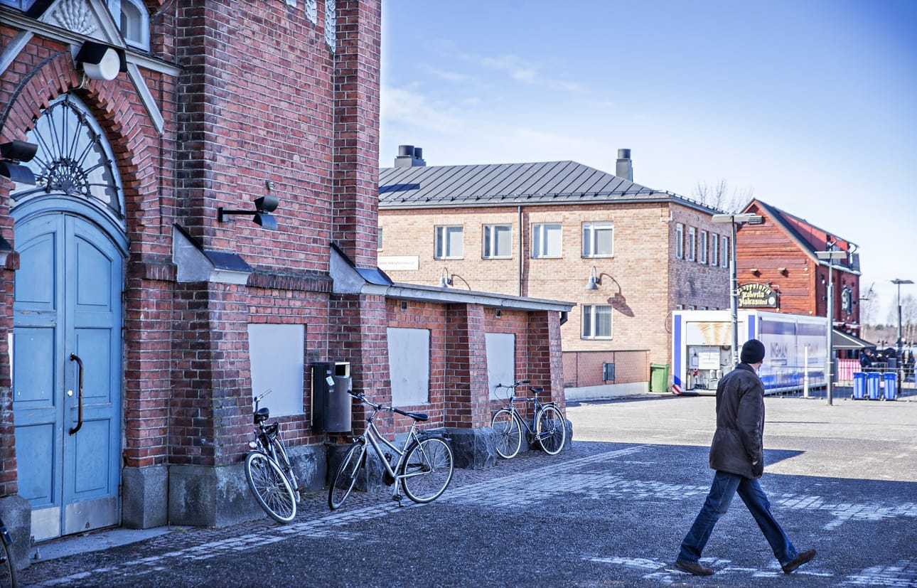 Oulun kauppahalli menee syksyllä kahdeksan kuukautta kestävään remonttiin. Kauppiaat joutuvat tuuliajolle, ellei toisin päätetä.