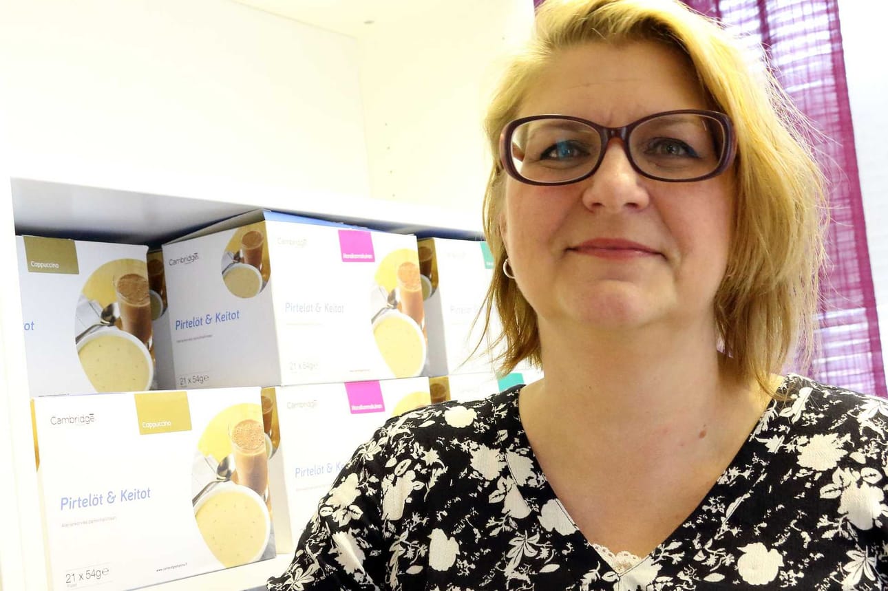 Kirsi Lehtikangas laihdutti 20 kiloa ja ryhtyi neuvomaan muitakin kilojen karistamisessa. –Olen lopettanut kuorsaamisen, olen paljon virkeämpi ja energisempi, hän kehuu uutta olotilaansa.