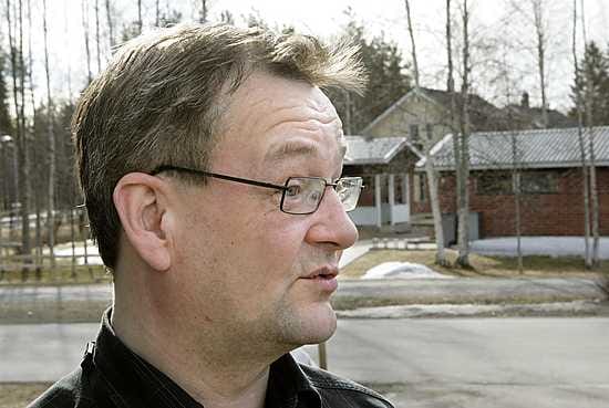 "Ehkä ei voi puhua ihan pankkiryöstöstä, mutta mielestäni kyseessä on pankin tekemä kavallus", Sampo Pankin toimista tutkintapyynnön poliisille tehnyt Jukka Välitalo sanoo.