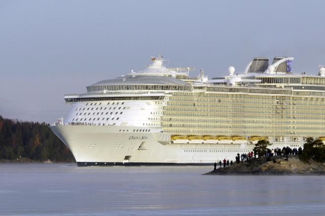 M/S Oasis of the Seas on turkulaisen laivanrakennusteollisuuden helmiä kahdeksan vuoden takaa. Laivat kulkevat polttomoottoreilla, ja nyt Vaasan yliopisto alkaa antaa koulutusta polttomoottoritekniikassa tuleville turkulaisille osaajille. KUVA: WÄRTSILÄ