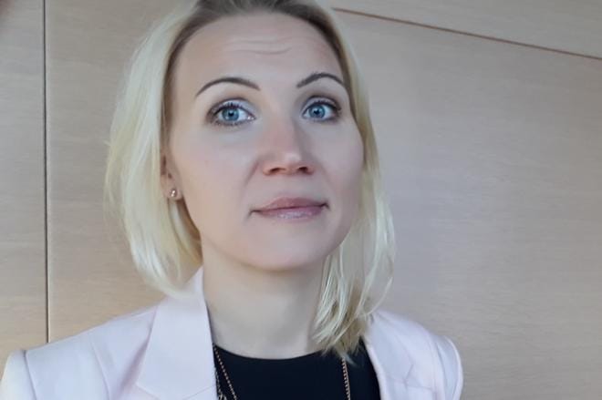 Vaasan sairaanhoitopiirin johtaja Marina Kinnunen tuo ajatuksen länsirannikon yliopistosairaalasta maanantaina hallituksen pohdittavaksi. KUVA: ANNE LAURILA