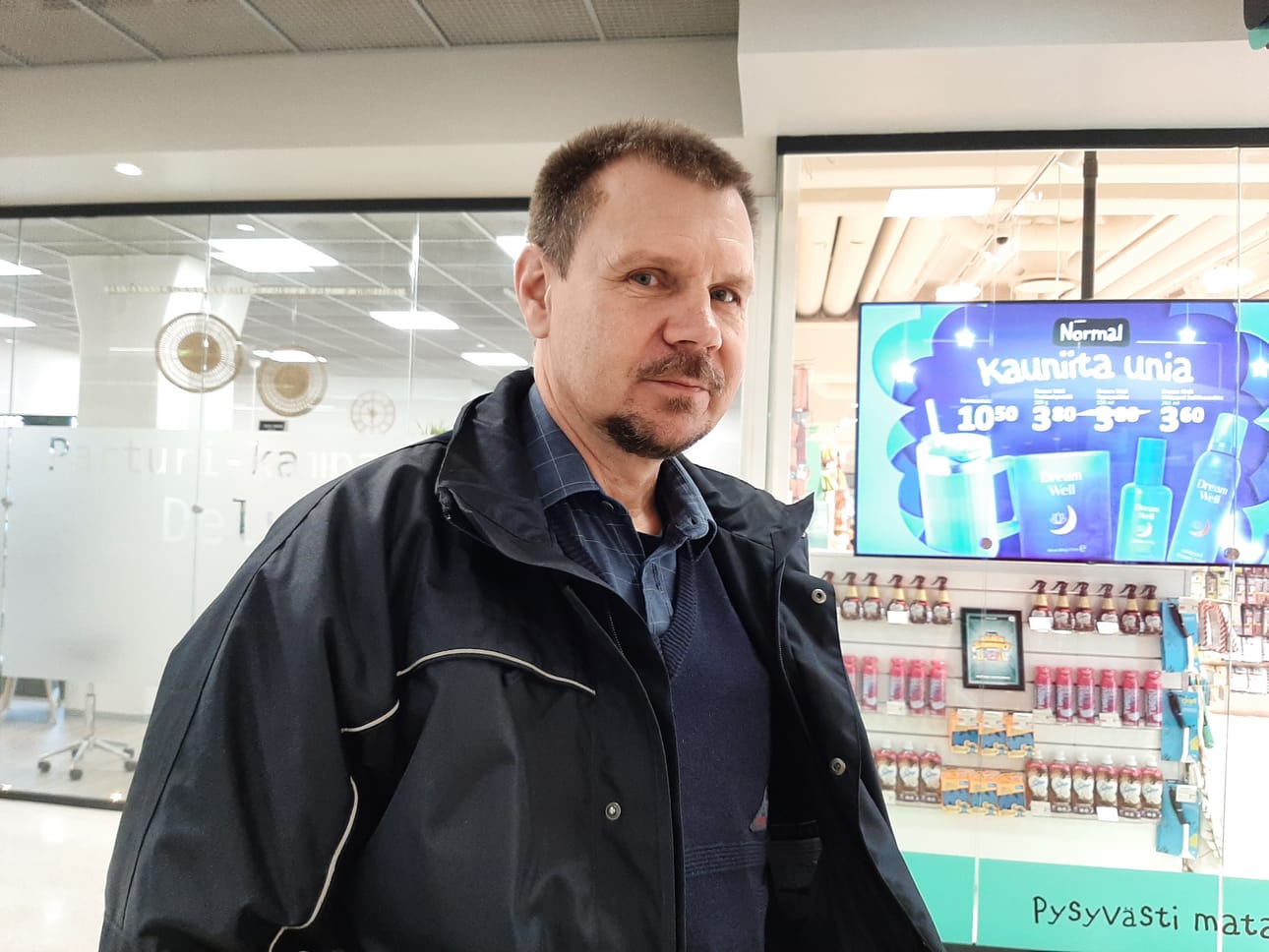 Seinäjoen katoavaa kaupunkiperinnettä eli väheneviä huoltoasemia käsitellyt juttu pari vuotta sitten on jäänyt Jani Hiirikosken mieleen erityisesti. – Aihe kiinnosti minua kovasti ja sitä oli mielenkiintoista lukea, Hiirikoski kertaa. Tuoreesta Eparista mies silmäilee ensimmäisenä Risut ja ruusut -palstan sekä mainokset. Hiirikoski kokee, että Epari on hyvä ja luotettava paikallismedia, joka kannattaa lukea joka viikko. Kiitosta mies antaa myös lehden ristikosta. – Se tarjoaa hyvää aivojumppaa.