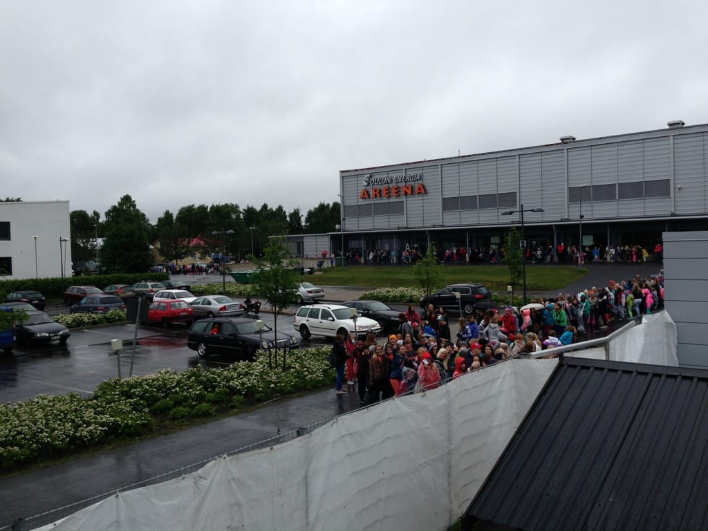 Robinin keikka järjestetään Raksilan tekojäästadionilla.