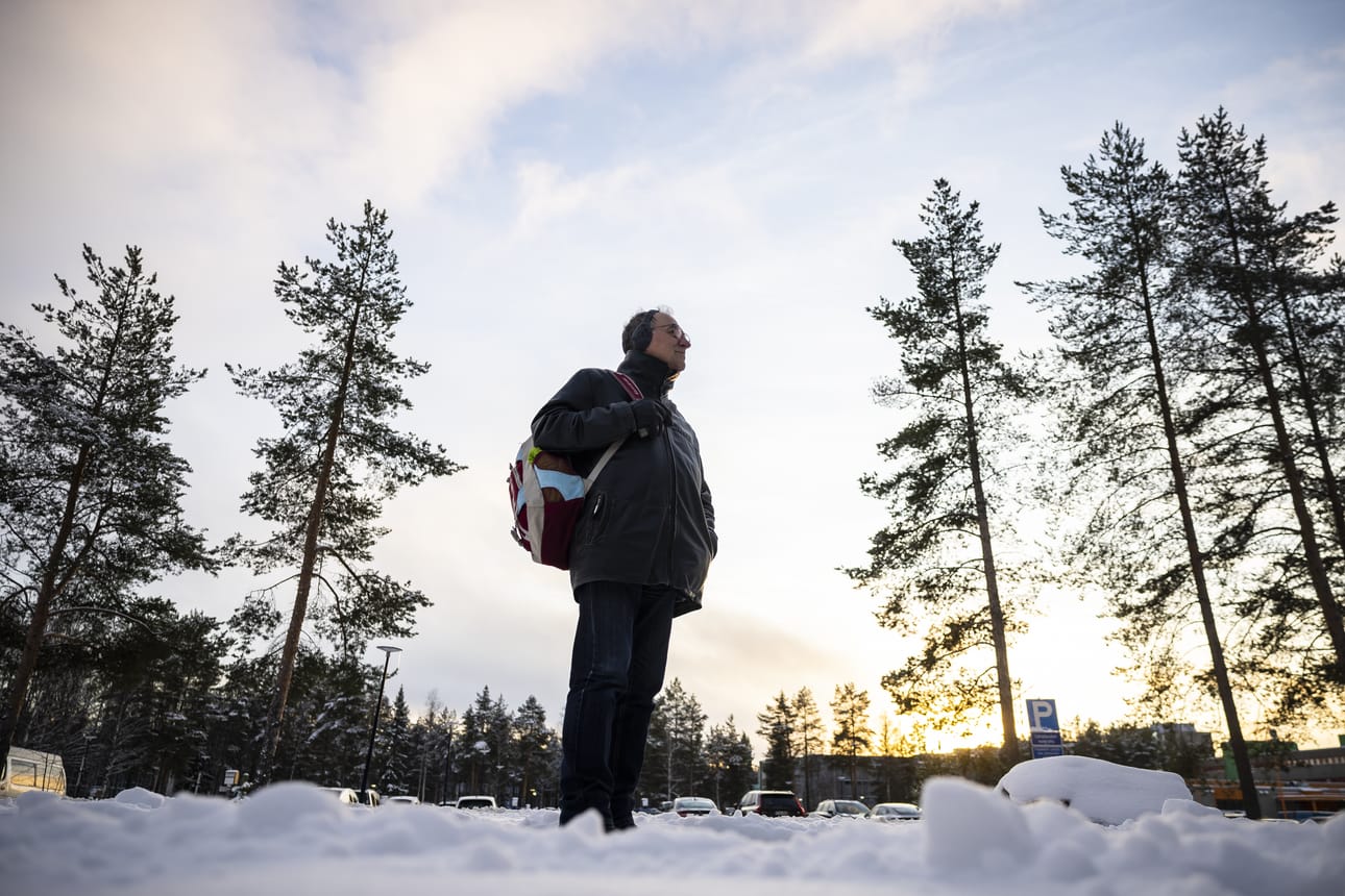 Kokeneen asuntosijoittajan Pasi Oravan neuvo asuntosijoittajille on, ettei nyt kannata tehdä mitään hätiköityä Oulun yliopiston muuton takia. Opiskelijat tarvitsevat edelleen vuokra-asuntoja.