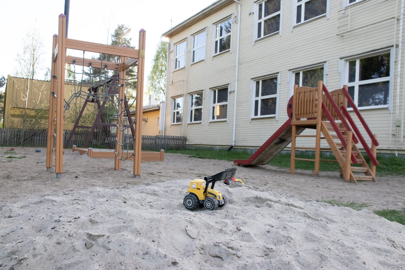 Keskustan Luohuan paikallisyhdistys vetoaa päättäjiin, jotta Luohuan koulupiha ei hiljenisi.