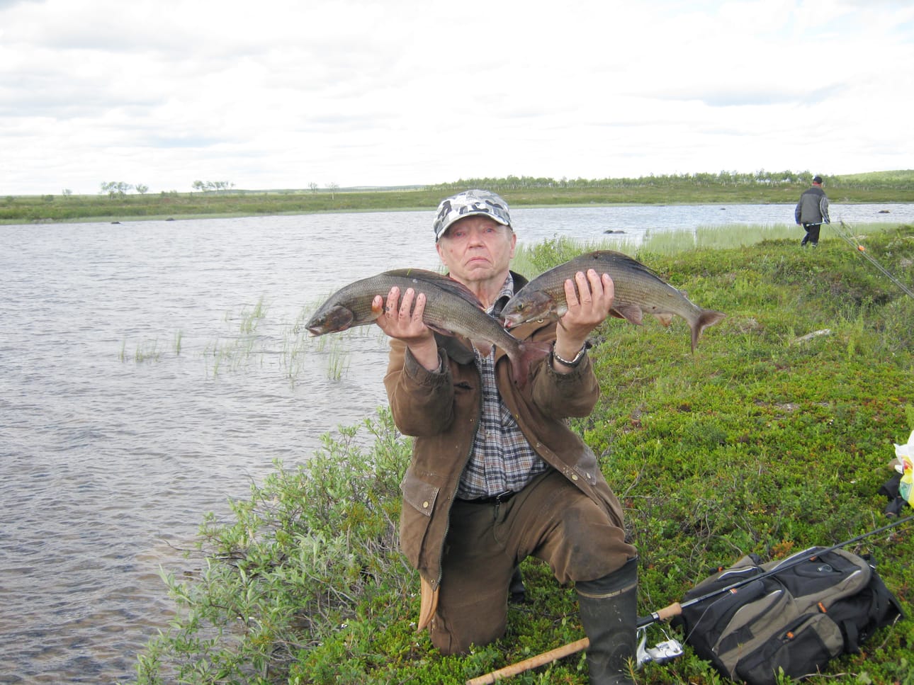 Eero Karvonen harrastaa hyötyliikunnan ja kalastuksen lisäksi hiihtoa ja metsästystä.