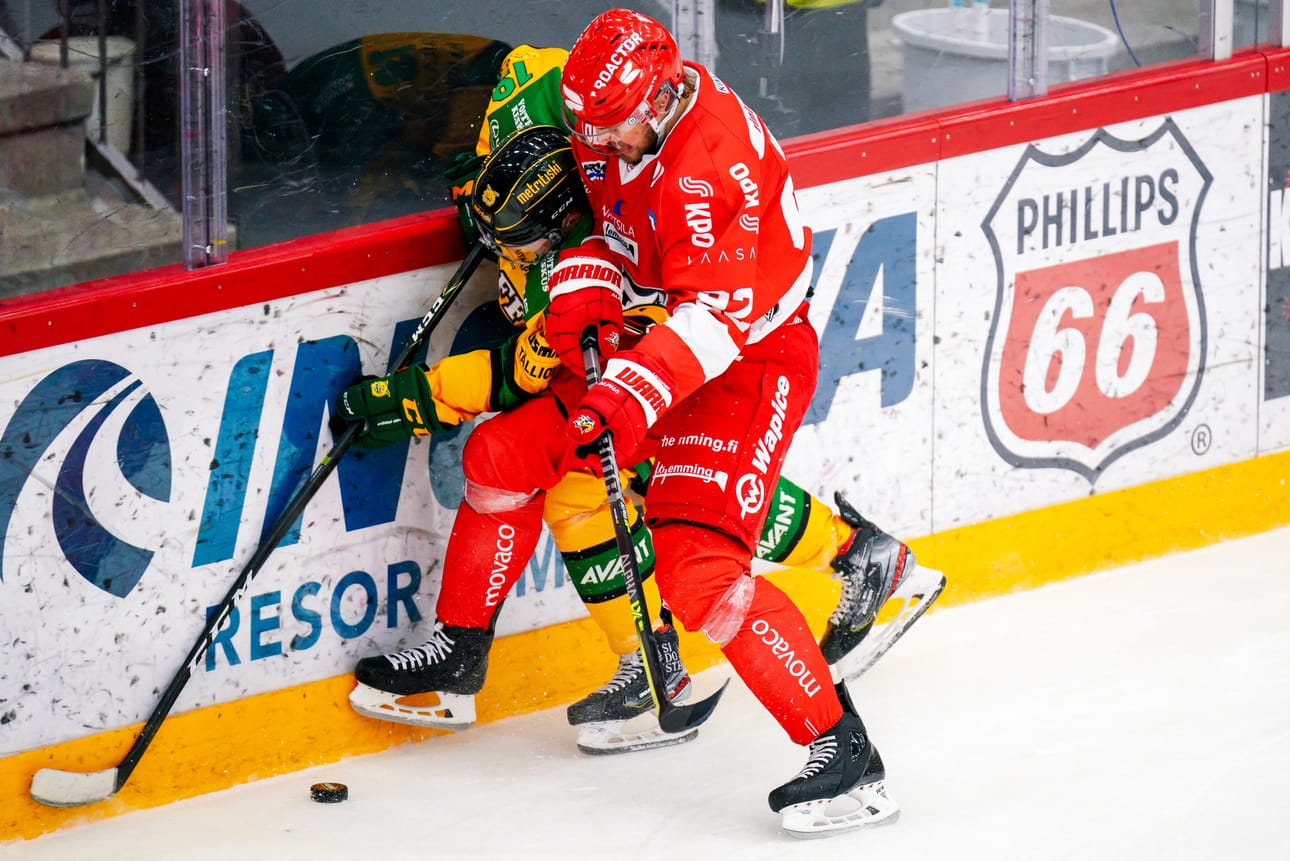 Juuso Pulli, 30, siirtyy Ilveksestä Vaasan Sportiin.