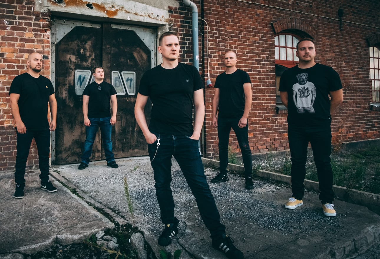 Turkulainen progressiivista metallia soittava Sum of Seven esiintyy tämän kesän SIvuluisurockissa.