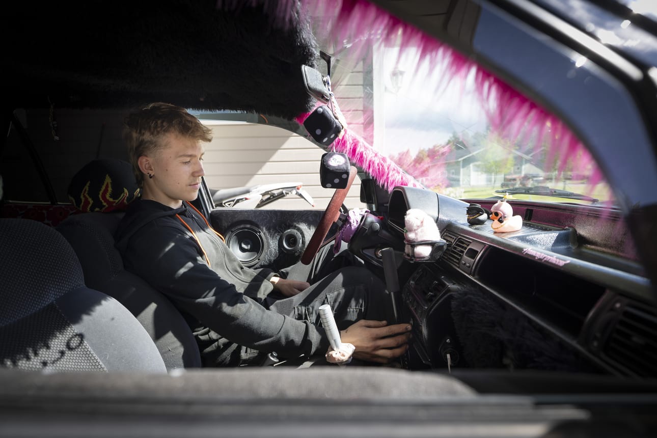 Eelis Manninen on laittanut autoaan paljon ja kulkupelistä löytyy muun muassa hydraulinen käsijarru.
