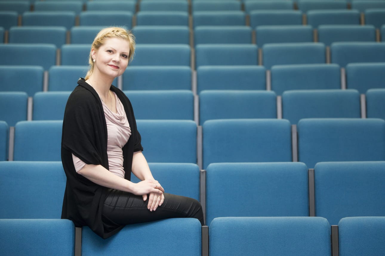"Kotiseudulla esiintymisessä on aina oma latauksensa, samoin kuin siinä, miten ihmiset kerääntyvät näin joulunalusaikaan sankoin joukoin musiikin äärelle", sanoo Muhoksella varttunut ja nykyään Kirkkonummella asuva sopraano Kaisa Ranta. Ranta esiintyy Oulun kamarikuoron kanssa Oulun tuomiokirkossa torstaina.