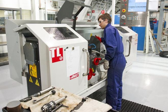 Yli 80 ammattiin opiskelevista nuorista uskoo löytävänsä oman alan töitä, kertoo tuore kyselytutkimus. KUVA: Pentti Vuosaari