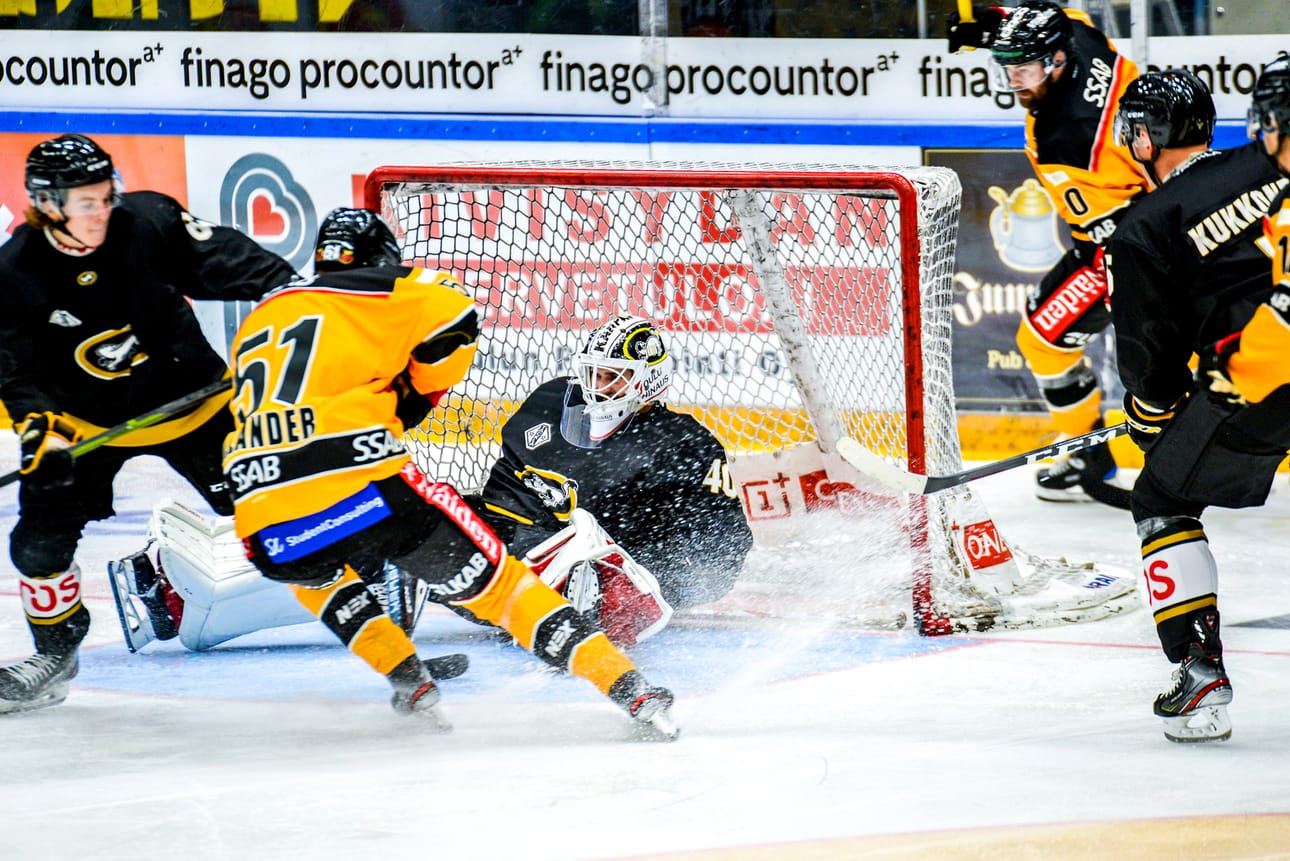Patrik Rybar pääsi tositoimiin harjoitusottelussa Luulajaa vastaan.
