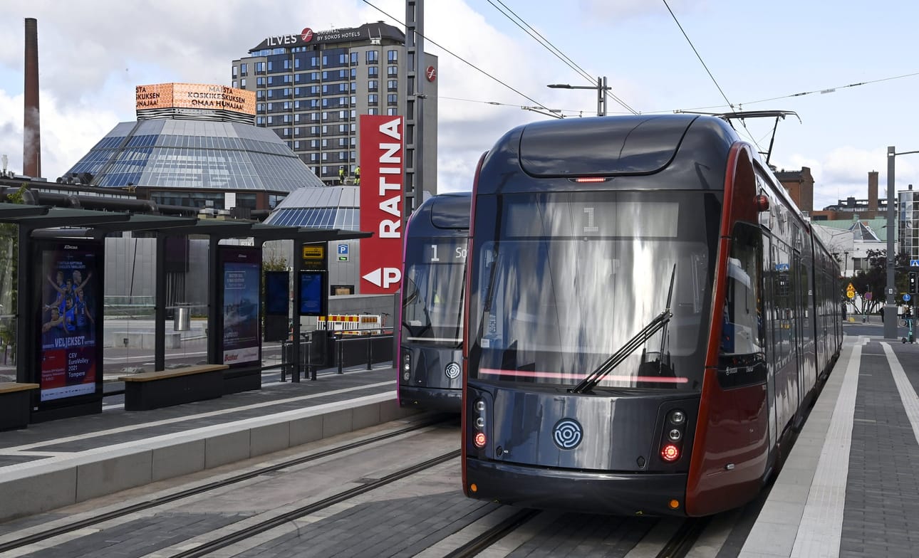 Väestö ja työvoiman määrä supistuvat monilla alueilla, joten maakuntien talouskasvu nojaa yhä vahvemmin tuottavuuden paranemiseen.