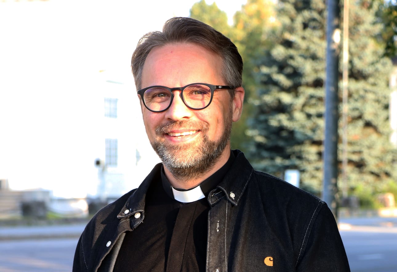 Alavuden entinen kirkkoherra Jussi Peräaho vierailee Alavudella ensi kuussa.