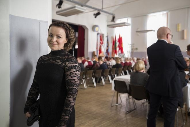 Kokkolan Jymyn voimanostajalla Anette Tunkkarilla on menestyksekäs vuosi takanaan. Hän on saanut monta mitalia. KUVAT: MINNA ANTILA