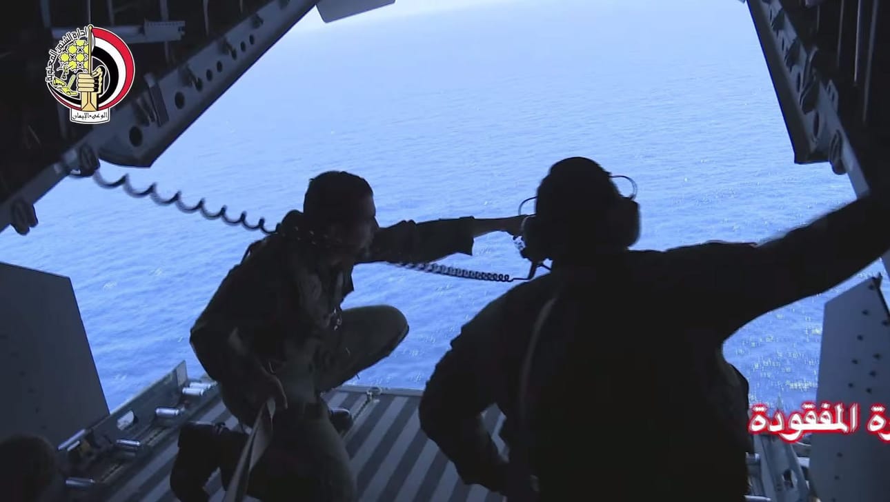 Egyptin merivoimat etsivät EgyptAirin lentokonetta toukokuussa.