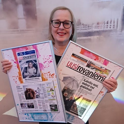 Uusi Rovaniemi -lehden päätoimittaja Leena Talvensaari vastaanotti palkinnot Sanomalehtien Liiton Suurilla Lehtipäivillä Tampereella.