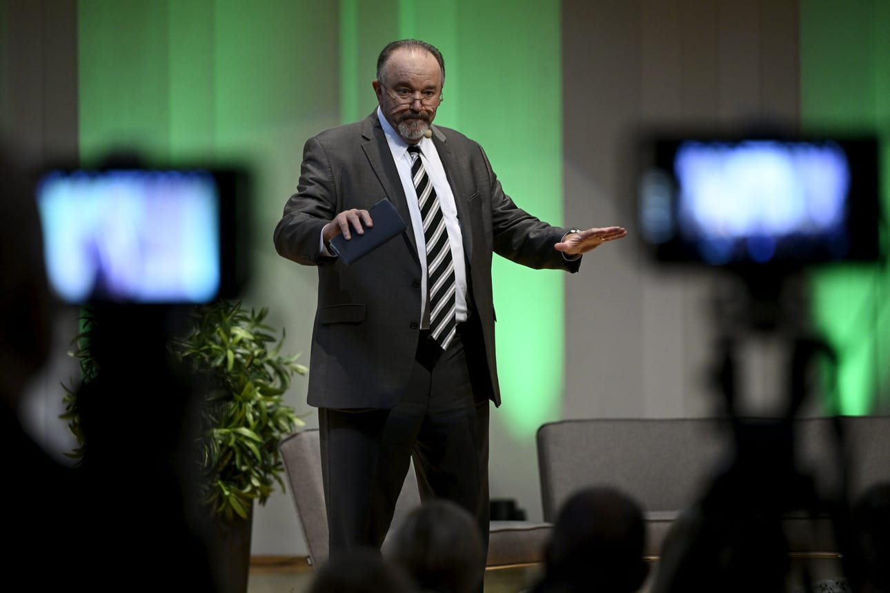 Naton Euroopan-joukkojen entinen komentaja Philip M. Breedlove puhui perjantaina turvallisuuskonferenssissa Kouvolassa. LEHTIKUVA / Antti Aimo-Koivisto