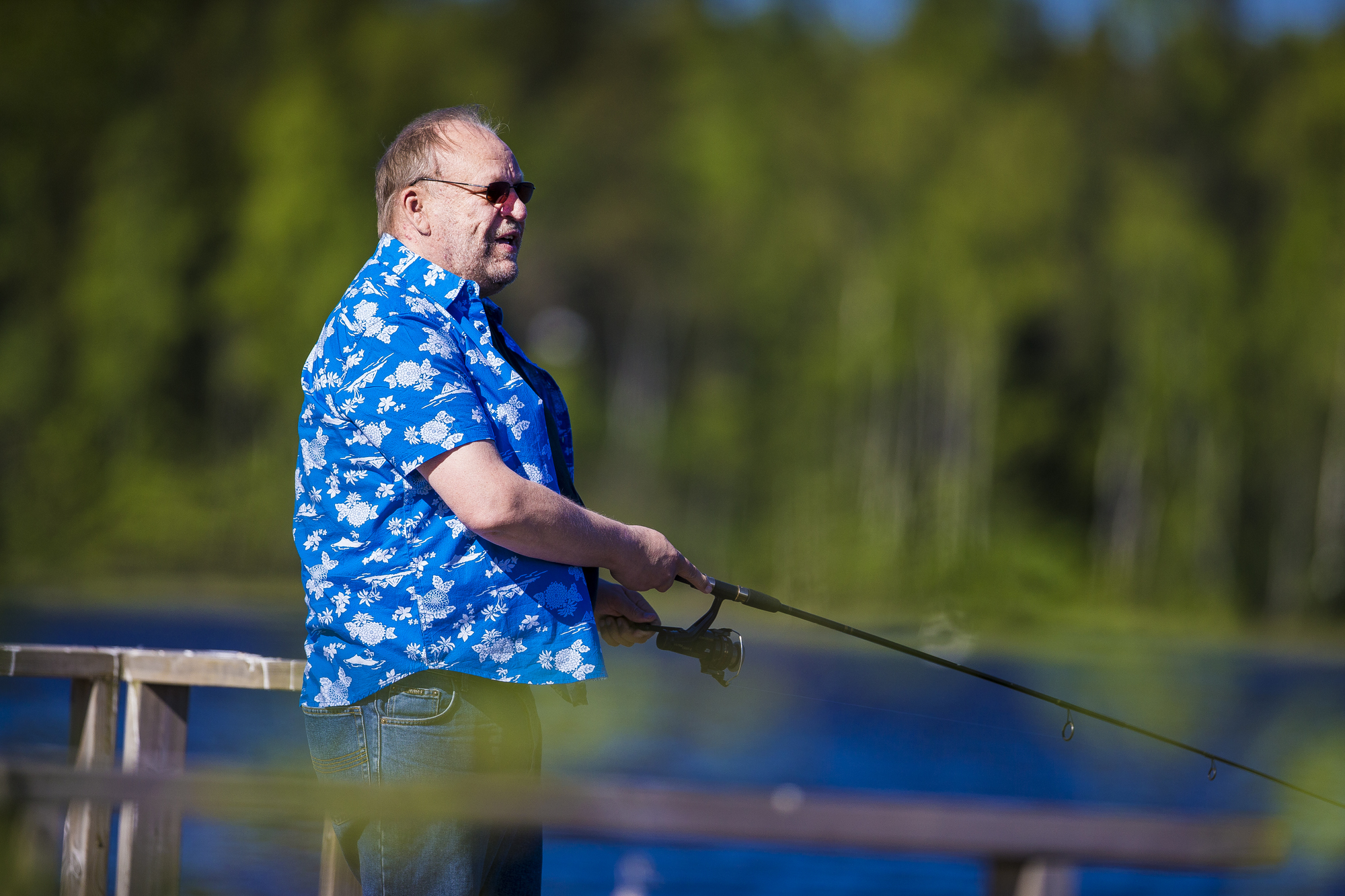 Seurakuntapastori Teemu Kakkuri kalassa