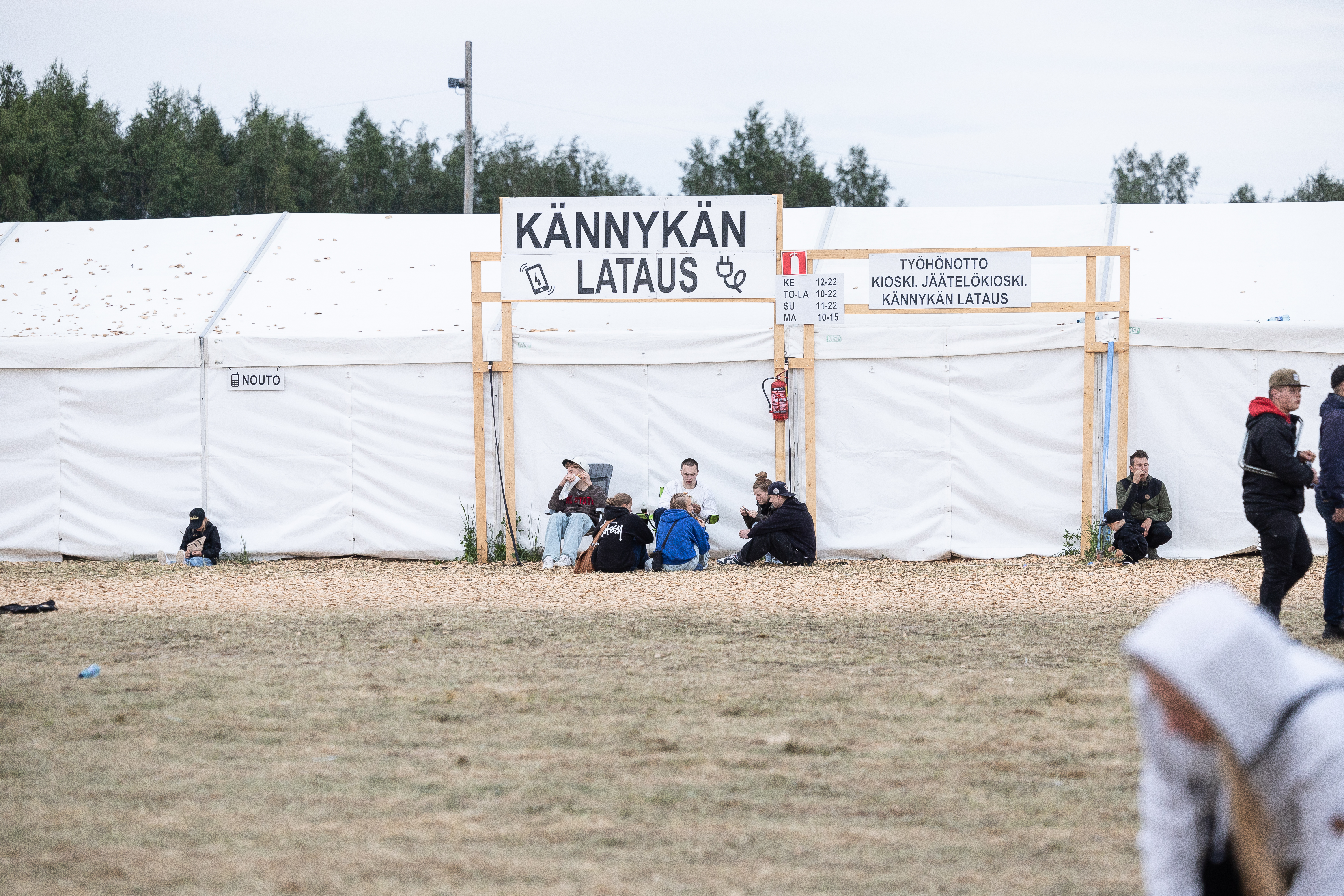 Loppuillasta kännykät taisivat olla jo täynnä valtaosalla.
