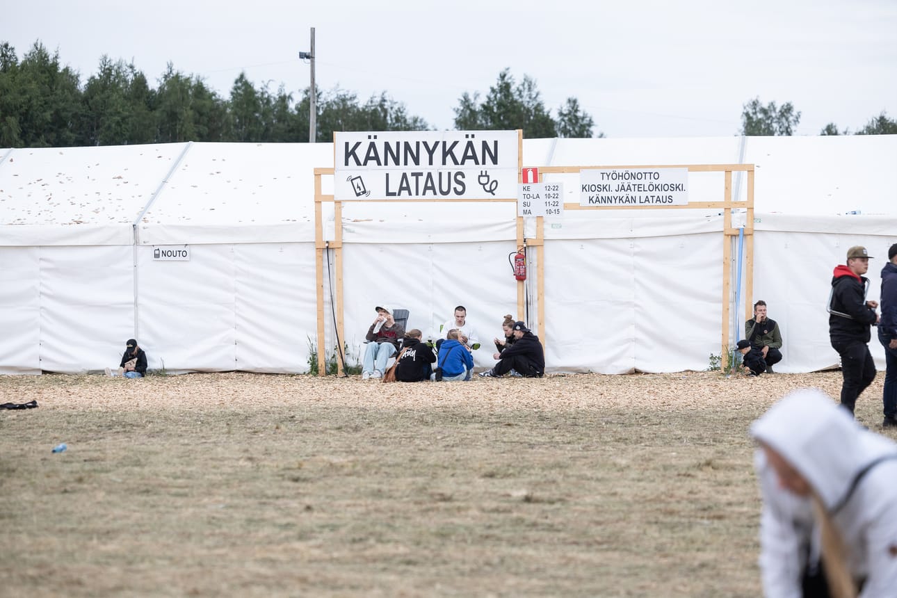 Loppuillasta kännykät taisivat olla jo täynnä valtaosalla.