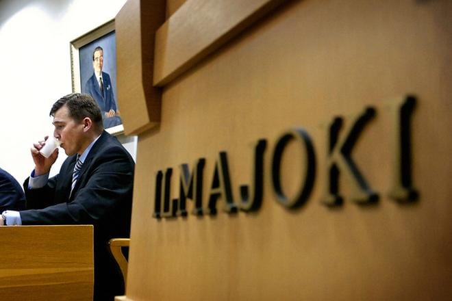 Ilmajoen kunnanjohtaja Seppo Pirttikosken mukaan kunta pyrkii rauhoittamana koronatilannetta ja ehkäisemään viruksen leviämistä. ARKISTOKUVA: HARRI TOIVOLA