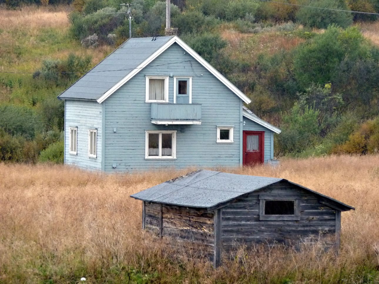 Nykyisin osassa Suomea asuntojen hinnat laskevat ja asuntoa voi olla vaikea myydä.