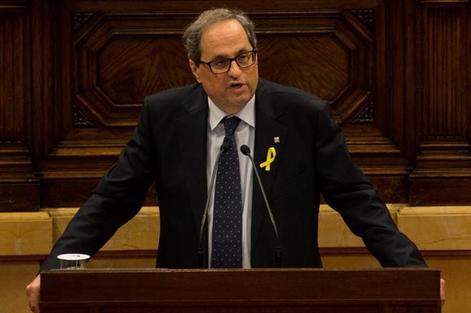 Katalonian aluejohtajaksi ehdolla ollut alueparlamentin jäsen Quim Torra piti puheen alueparlamentille lauantaina Barcelonassa. KUVA: EPA/Quique Garcia