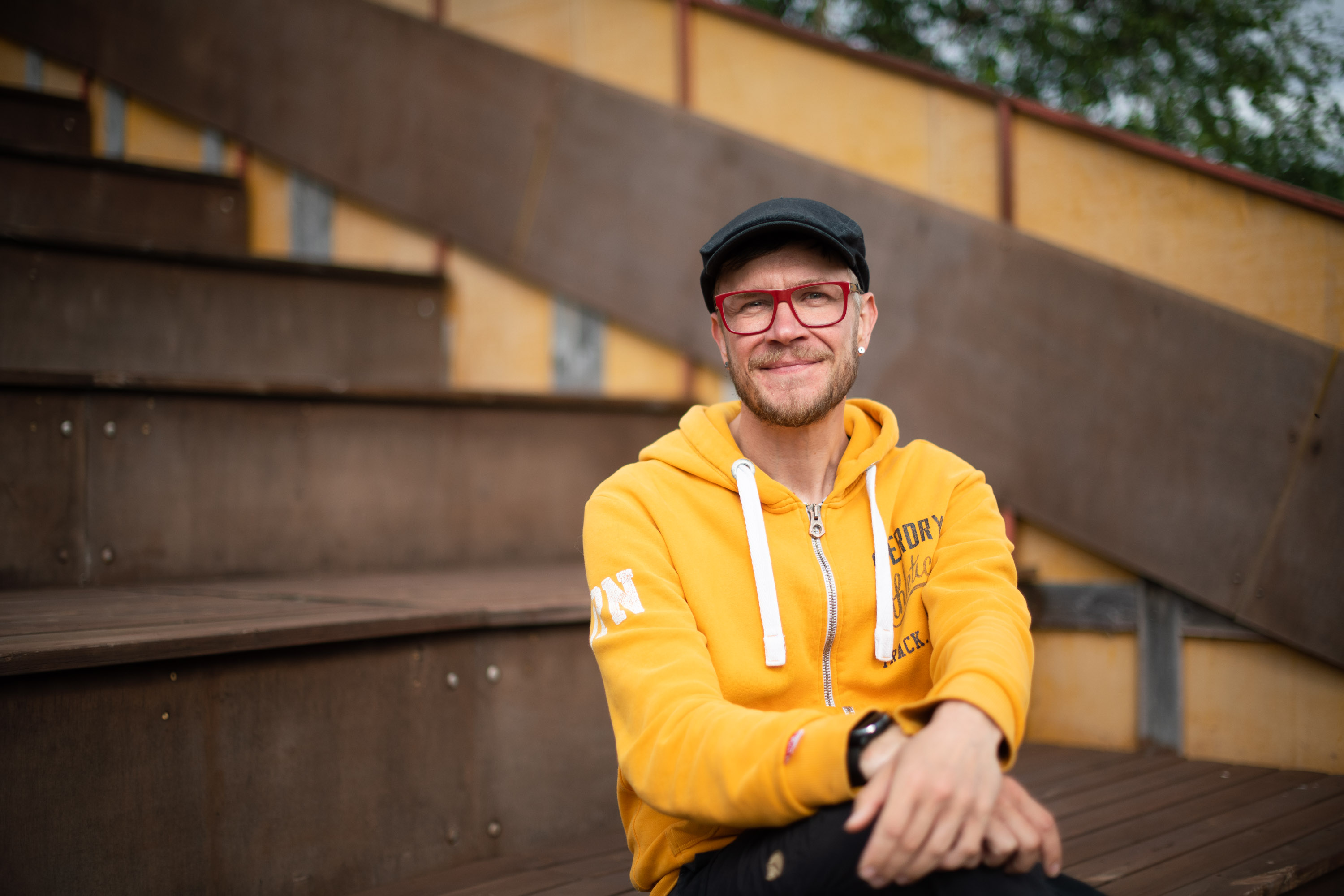 Näytelmän ohjaaja Antti Hovilainen, joka työskentelee Kajaanin kaupunginteatterissa näyttelijänä. Näyttämöläiset pitävät Hovilaisen ohjaustyylistä, ja tämä on jo kolmas näytelmä, jossa hän heitä ohjaa.