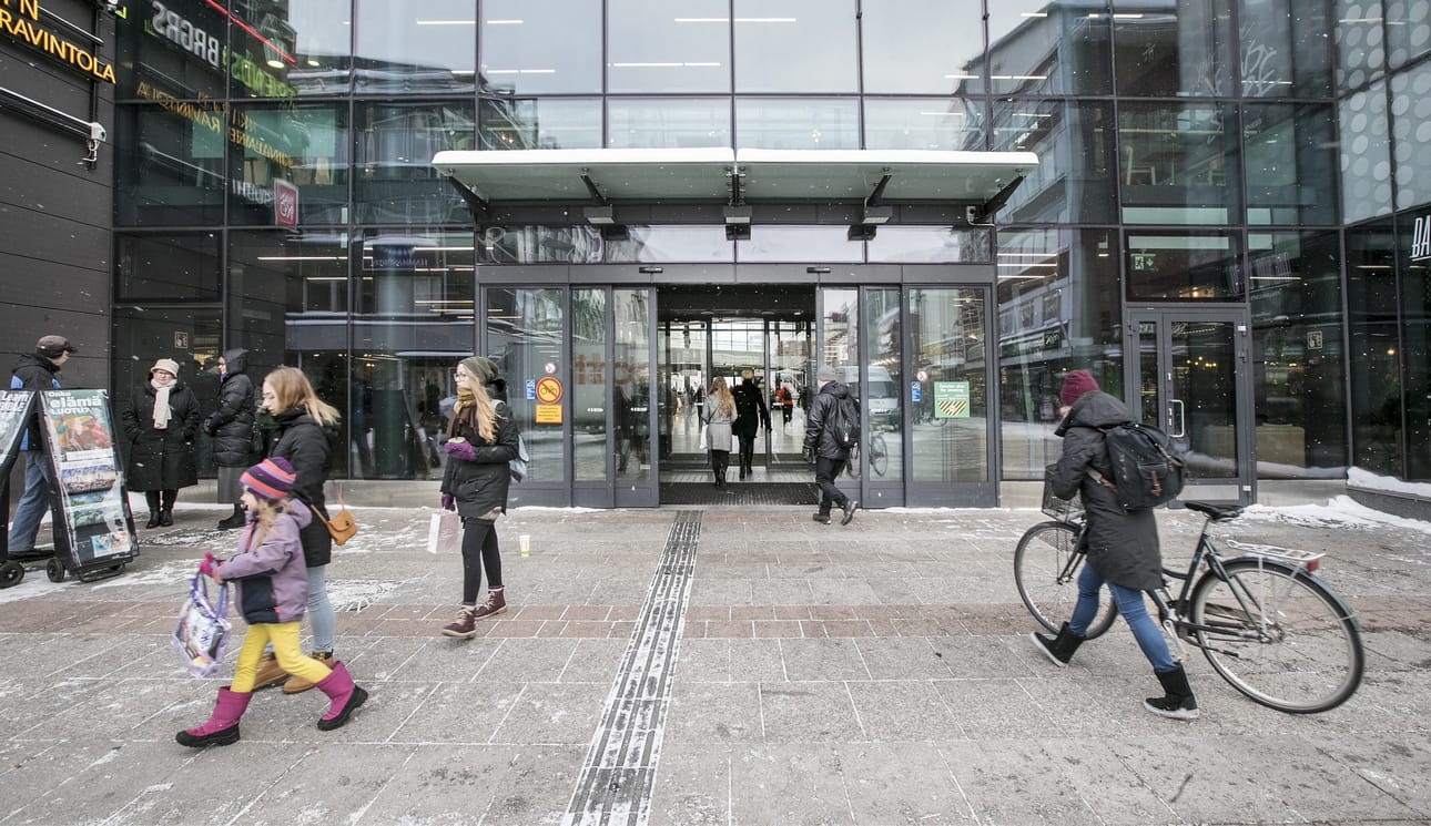Kauppakeskus Valkea oli normaalisti avoinna sunnuntaina.
