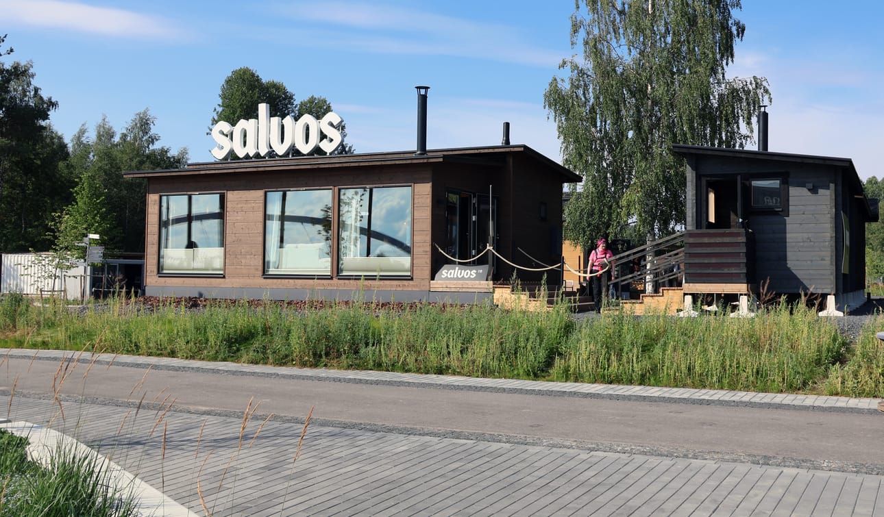 Pyhäntäläinen Salvos-konserni esitteli tuotteitaan Oulun asuntomessuilla vuonna 2025.