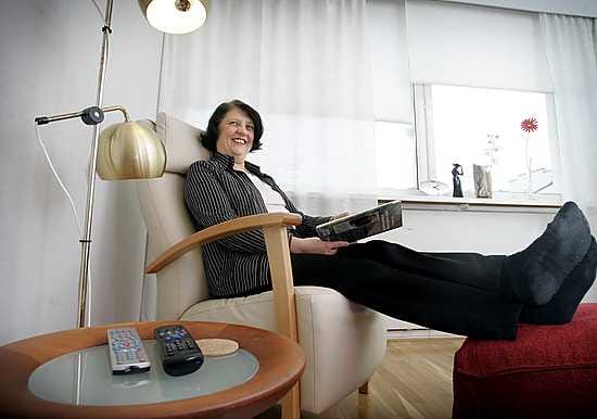 Tarjoilija Paula Kinnunen haluaa päästä osa-aikaeläkkeelle 58-vuotiaana  heti kun se on mahdollista.