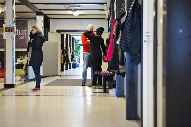 Väistötilabisnes on kasvanut viime vuosikymmeninä kiivaasti, kun kunnat ovat tuskailleet koulujen ja päiväkotien remonttien kanssa. Somerolla purettiin Kiiruun koulu ja oppilaat muuttivat korvaaviin ja väliaikaisiin tiloihin. KUVA: Lassi Puhtimäki