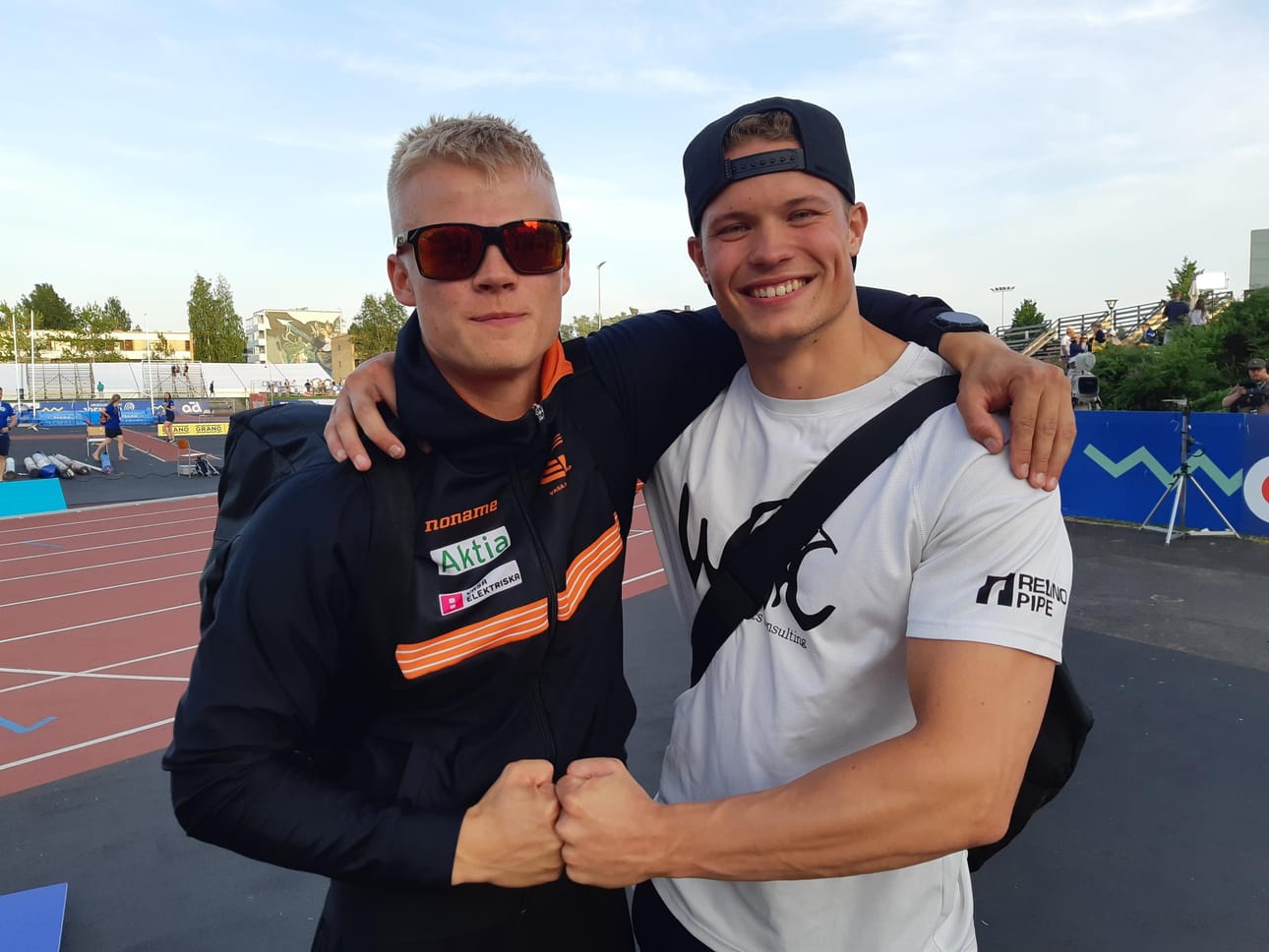 Seiväshyppääjät Albin Lundberg (vas.) ja Jere Keskinen nappasivat perjantaina Joensuussa uransa ensimmäiset yleisen sarjan SM-kisamitalit.