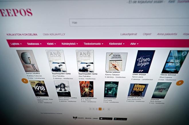 E-kirjat löivät itsensä viime vuonna läpi, mutta perinteiset paperikirjatkin kiinnostavat. Esimerkiksi Seinäjoen kaupunginkirjaston toimipisteissä lainojen määrä kasvoi kuutisen prosenttia. KUVA: KARI LÖFHJELM