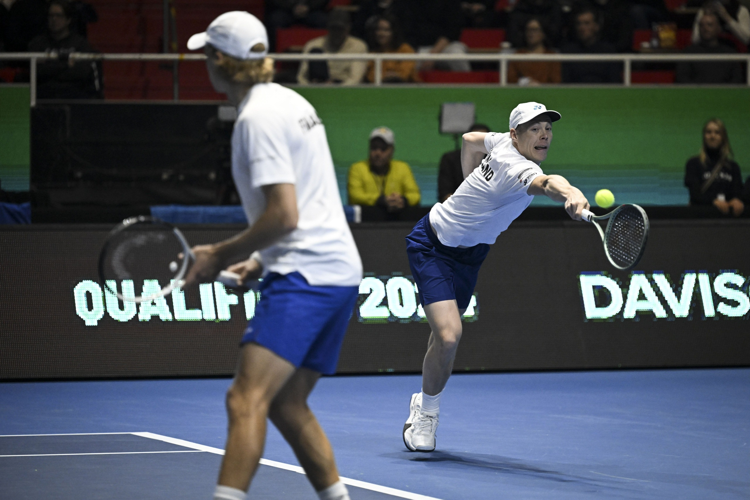 Suomen tennismaajoukkue jälleen Davis Cupin 16 parhaan joukkoon – nelinpelivoitto sinetöi tennishurmoksen jatkumisen tämänkin vuoden syksyllä