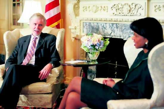 Erkki Tuomioja keskusteli tiistaina Washingtonissa Condoleezza Ricen kanssa.