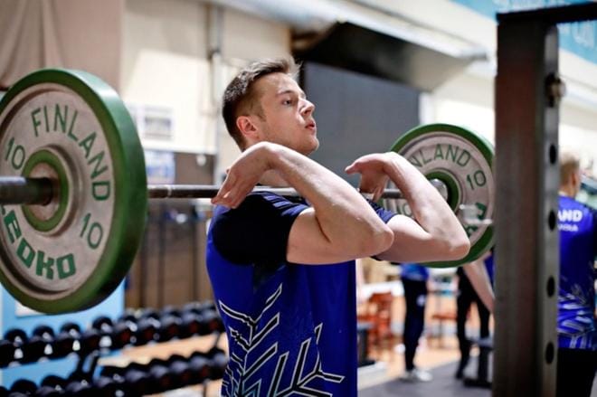 Maajoukkueesta tuttu Tommi Siirilä on päässyt heti alkukaudesta hyvään vireeseen Mestaruusliigassa. Savo Volley on voittanut kaikki yhdeksän peliään ja kärsinyt vain kaksi erätappiota. KUVA: TOMI KOSONEN