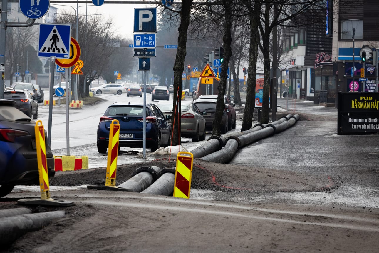 Jätevesiviemäriputken saneeraustyöt vaikuttavat Seinäjoen Valtionkadun liikennejärjestelyihin arviolta toukokuun puoleen väliin asti.