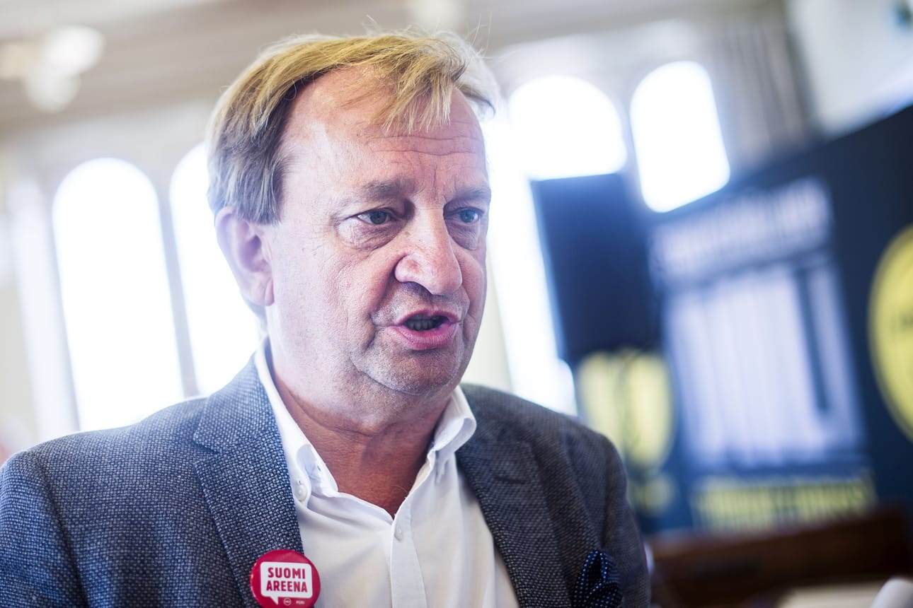 Kokoomuksen entinen kansanedustaja Harry "Hjallis" Harkimo on Liike Nytin puheenjohtaja.