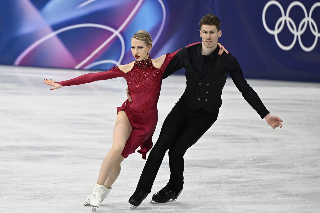 Juulia Turkkila ja Matthias Versluis Milanon olympiajäällä.