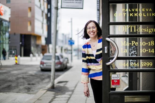 Yksi Keskustorin uusista yrittäjistä on optometristi Ulla Alatalo. Hänelle oli tärkeää saada optikkoliikkeelleen tilat keskustan ytimestä.