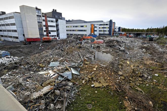 Vuonna 1977 valmistunut Seinäjoen keskussairaalan lastenosasto on purettu.